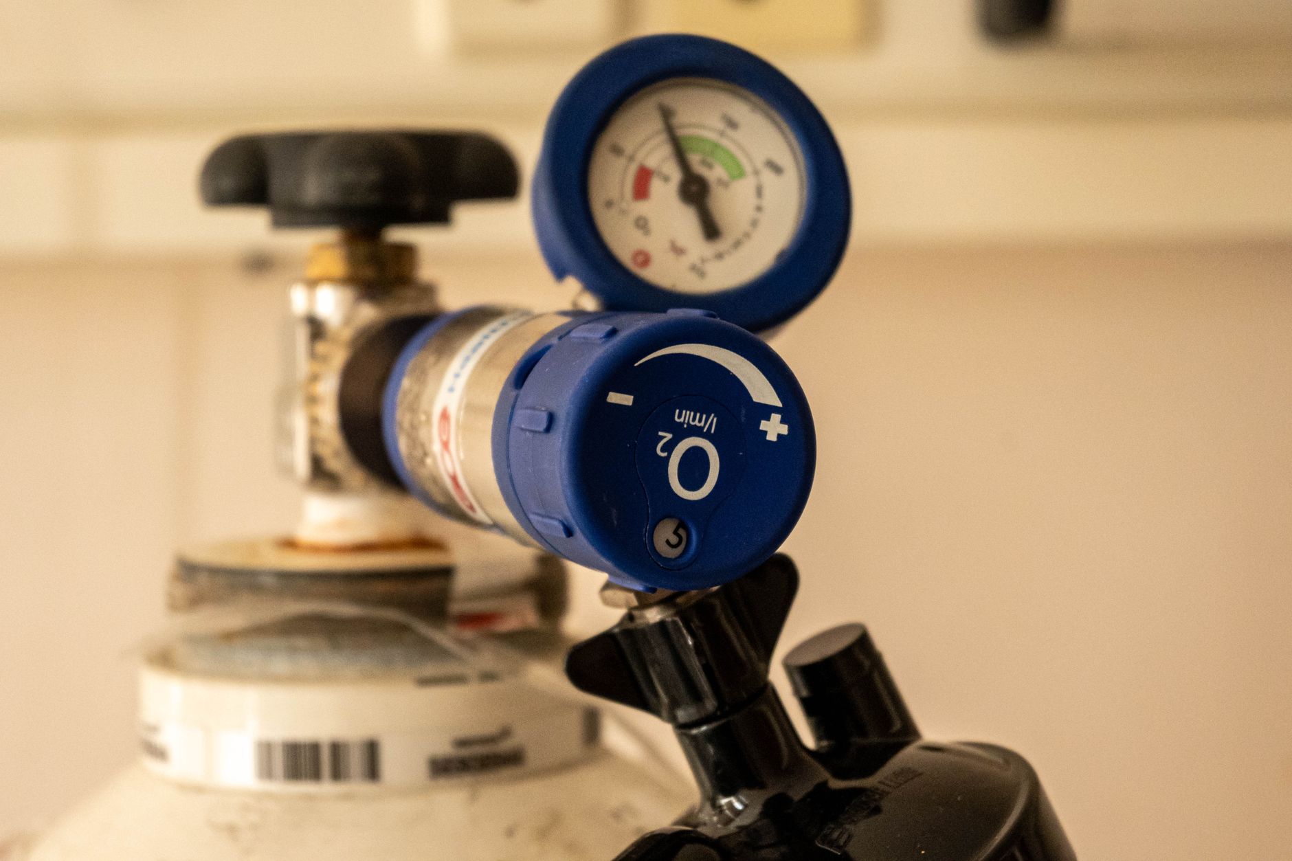 Which Are the Best Gas Springs for Industrial Applications in 2026?