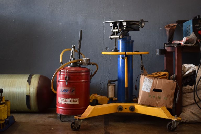 How to Specify a Hydraulic Lift Table: A 2026 Engineering Guide