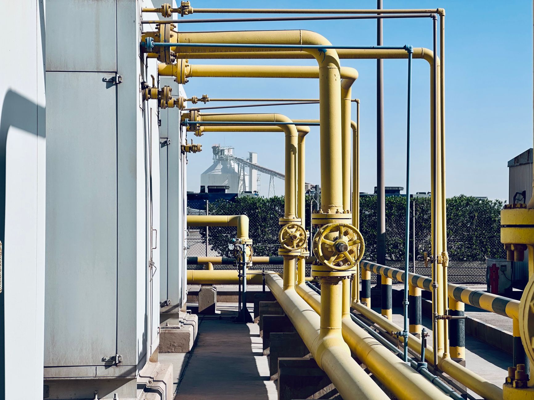 What Is a Locking Gas Valve and How Is It Used?