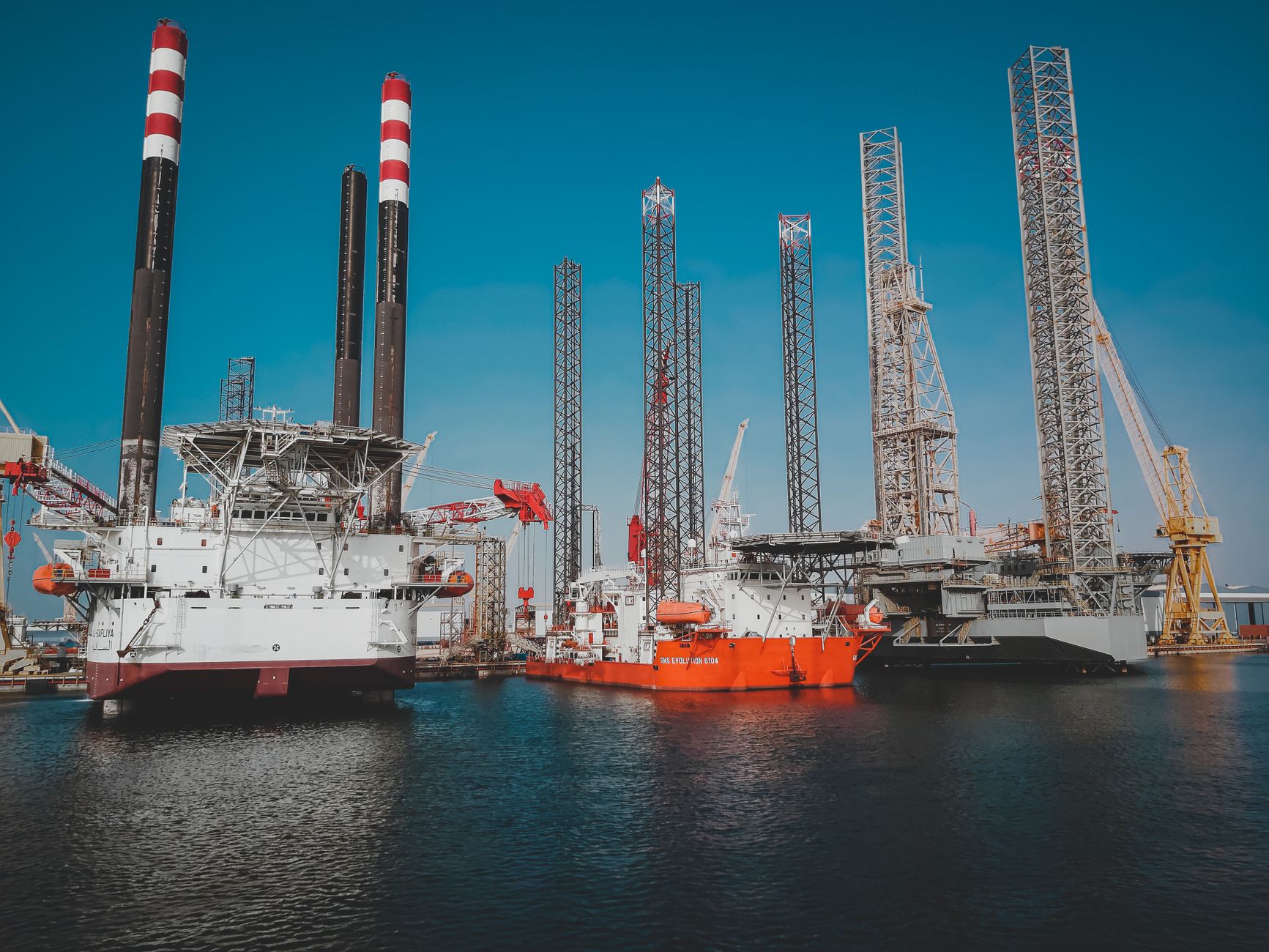 Marine Gas Springs Explained: Corrosion Resistance, Specs & Selection for Boat Hatches